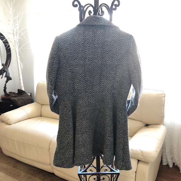 Gorgeous Tweed Coat by Liz Claiborne size Xl - Picture 3 of 6